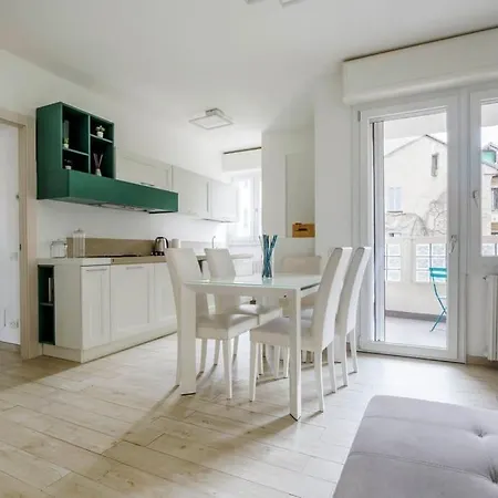 Daire Brand New 3 Bedrooms In Navigli Area Milano
