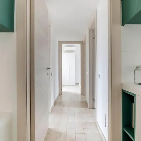 Brand New 3 Bedrooms In Navigli Area 米兰