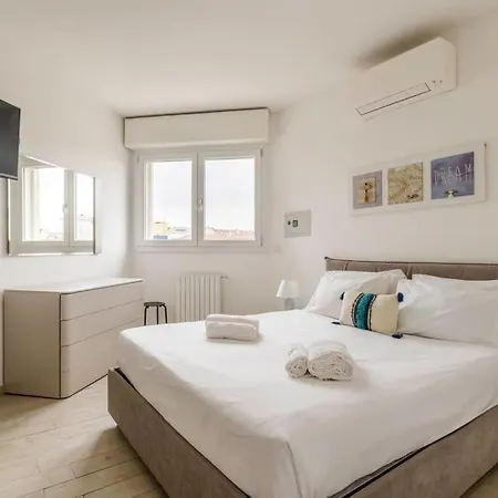 Brand New 3 Bedrooms In Navigli Area 公寓 *