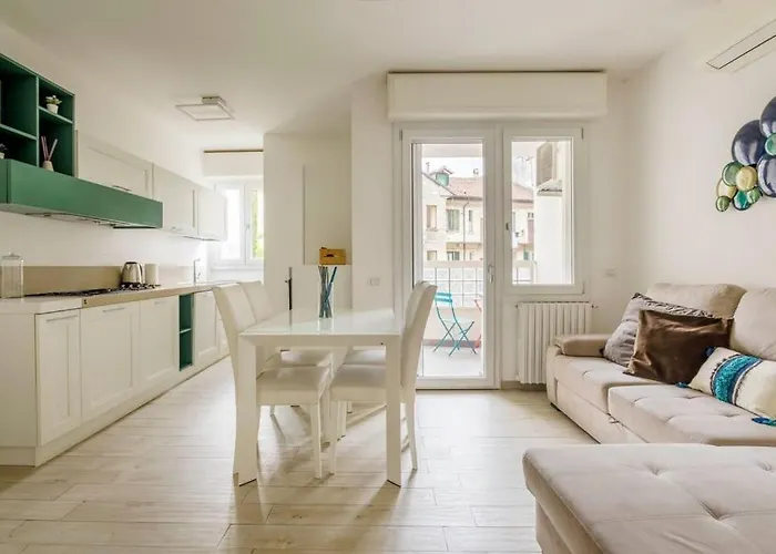 Brand New 3 Bedrooms In Navigli Area Appartamento