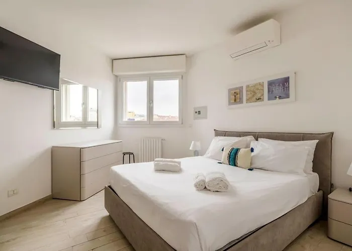 Brand New 3 Bedrooms In Navigli Area Appartamento *